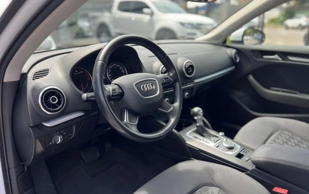 imagem-https://www.socarrao.com.br/sc-vehicle-images-prod/918957/1785934629816-7883368_11_B_cf5a69452c.jpeg