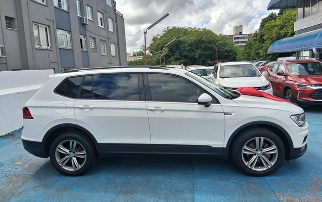imagem-https://www.socarrao.com.br/sc-vehicle-images-prod/919338/1788982816477-7883631_4_B_570e9f71d4.jpeg