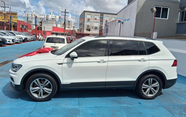 imagem-https://www.socarrao.com.br/sc-vehicle-images-prod/919338/1788982816479-7883631_3_B_436a34b44d.jpeg