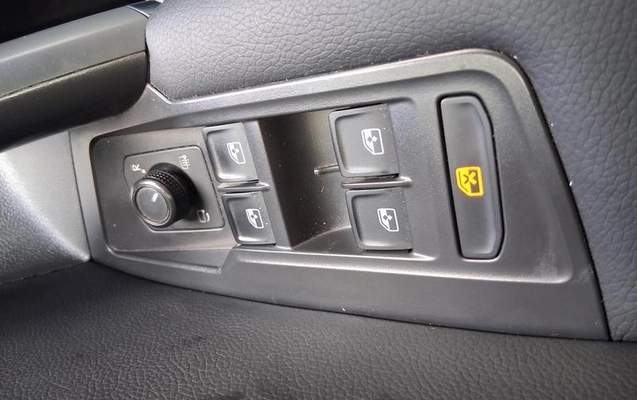imagem-https://www.socarrao.com.br/sc-vehicle-images-prod/919338/1788982816509-7883631_20_B_e473416cd7.jpeg
