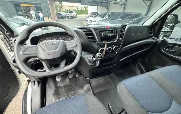 imagem-https://www.socarrao.com.br/sc-vehicle-images-prod/920068/1786476839745-7649182_6_B_ebfb145820.jpeg