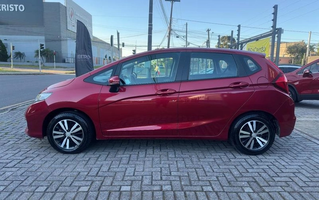 imagem-https://www.socarrao.com.br/sc-vehicle-images-prod/920328/1789594733737-7454592_3_B_146c1c80c4.jpeg
