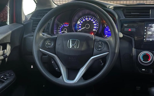 imagem-https://www.socarrao.com.br/sc-vehicle-images-prod/920328/1789594733770-7454592_16_B_7351f111e7.jpeg