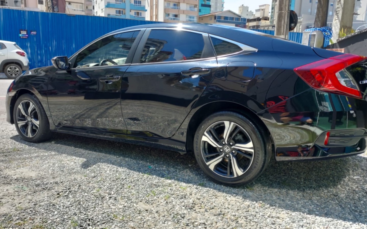 imagem-https://www.socarrao.com.br/sc-vehicle-images-prod/920595/1773290200829-MmE1NzM0YWMtODQ2Yi00OWU5LWFhOGUtNGM5ZDFjOGJhNWY4LmpwZWc.jpeg
