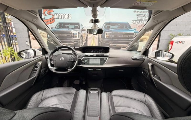 imagem-https://www.socarrao.com.br/sc-vehicle-images-prod/922171/1786044983533-7882482_11_B_88f473464a.jpeg
