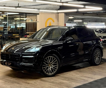 Porsche Cayenne 2023 Preto — foto 1 de 3