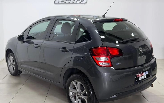 imagem-https://www.socarrao.com.br/sc-vehicle-images-prod/922816/1787581647725-7888760_0_B_0711c9ded9.jpeg