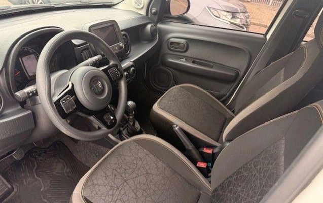 imagem-https://www.socarrao.com.br/sc-vehicle-images-prod/922924/1786137875860-7890496_13_B_f129559a67.jpeg