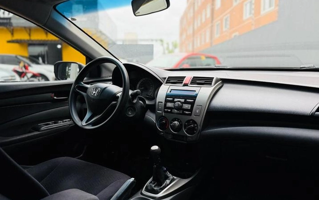 imagem-https://www.socarrao.com.br/sc-vehicle-images-prod/922965/1773861949596-7890515_1_B_3003e0be52.jpeg