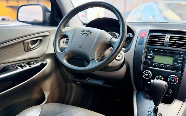 imagem-https://www.socarrao.com.br/sc-vehicle-images-prod/923412/1773377551841-7864736_1_B_7609bcc98e.jpeg