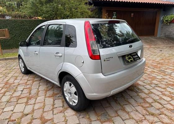 imagem-https://www.socarrao.com.br/sc-vehicle-images-prod/923683/1773401617176-ford-fiesta-1.0-rocam-s-8v-flex-4p-manual-wmimagem15392615334.jpg