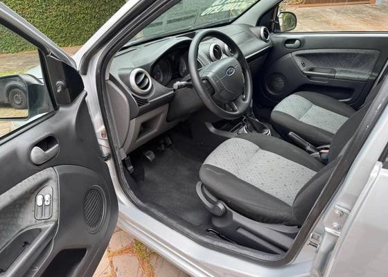 imagem-https://www.socarrao.com.br/sc-vehicle-images-prod/923683/1773401617189-ford-fiesta-1.0-rocam-s-8v-flex-4p-manual-wmimagem15393476523.jpg