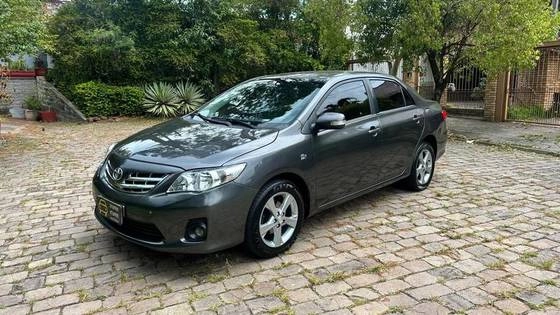 imagem-https://www.socarrao.com.br/sc-vehicle-images-prod/923694/1776166087438-toyota-corolla-1.8-gli-16v-flex-4p-automatico-wmimagem10195524314.jpg