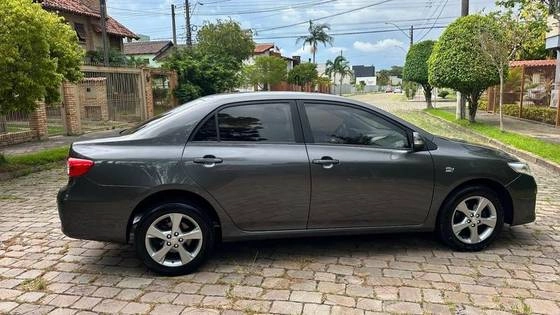 imagem-https://www.socarrao.com.br/sc-vehicle-images-prod/923694/1776166087443-toyota-corolla-1.8-gli-16v-flex-4p-automatico-wmimagem10195954652.jpg