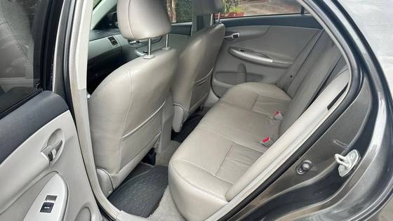 imagem-https://www.socarrao.com.br/sc-vehicle-images-prod/923694/1776166087447-toyota-corolla-1.8-gli-16v-flex-4p-automatico-wmimagem10200352930.jpg