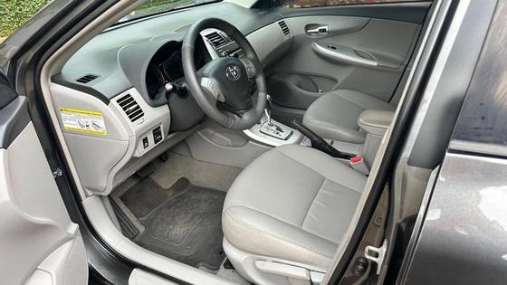 imagem-https://www.socarrao.com.br/sc-vehicle-images-prod/923694/1776166087449-toyota-corolla-1.8-gli-16v-flex-4p-automatico-wmimagem10200602629.jpg