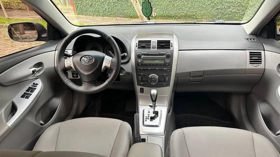 imagem-https://www.socarrao.com.br/sc-vehicle-images-prod/923694/1776166087450-toyota-corolla-1.8-gli-16v-flex-4p-automatico-wmimagem10200666382.jpg