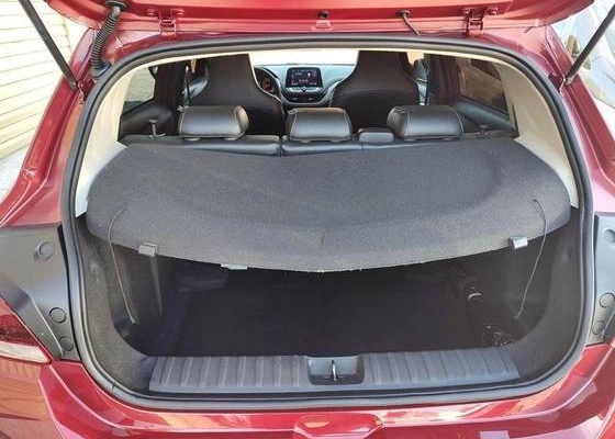 imagem-https://www.socarrao.com.br/sc-vehicle-images-prod/923695/1776166065505-chevrolet-onix-1.0-turbo-flex-premier-automatico-wmimagem09310560532.jpg