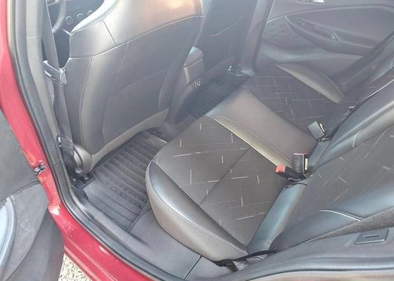 imagem-https://www.socarrao.com.br/sc-vehicle-images-prod/923695/1776166065510-chevrolet-onix-1.0-turbo-flex-premier-automatico-wmimagem09310958667.jpg