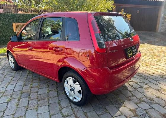 imagem-https://www.socarrao.com.br/sc-vehicle-images-prod/923701/1776166039997-ford-fiesta-1.0-rocam-se-8v-flex-4p-manual-wmimagem10183819476.jpg