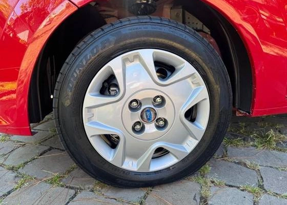 imagem-https://www.socarrao.com.br/sc-vehicle-images-prod/923701/1776166040004-ford-fiesta-1.0-rocam-se-8v-flex-4p-manual-wmimagem10184378158.jpg