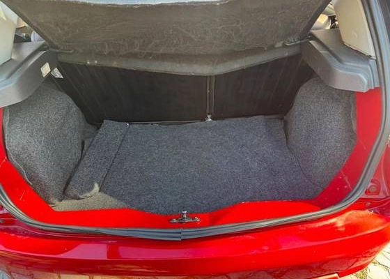 imagem-https://www.socarrao.com.br/sc-vehicle-images-prod/923701/1776166040005-ford-fiesta-1.0-rocam-se-8v-flex-4p-manual-wmimagem10184447453.jpg