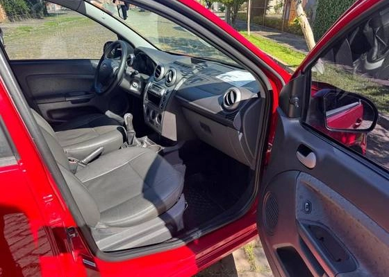 imagem-https://www.socarrao.com.br/sc-vehicle-images-prod/923701/1776166040009-ford-fiesta-1.0-rocam-se-8v-flex-4p-manual-wmimagem10184860660.jpg
