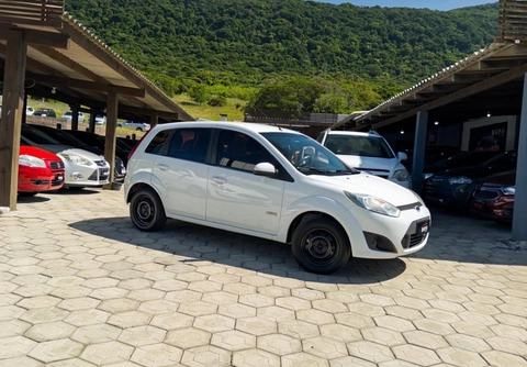 Ford Fiesta 2013 Branco — foto 1 de 3