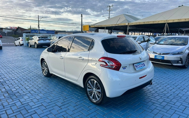 imagem-https://www.socarrao.com.br/sc-vehicle-images-prod/924193/1785779981538-585a4ae2cbc846509e369f80b7b1bce2_1773408550597.jpg