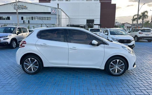 imagem-https://www.socarrao.com.br/sc-vehicle-images-prod/924193/1785779981539-341e0ceaafdd4b9baddfae9fd4f9ab6e_1773408551701.jpg