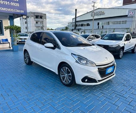 Peugeot 208 2017 Branco — foto 1 de 3