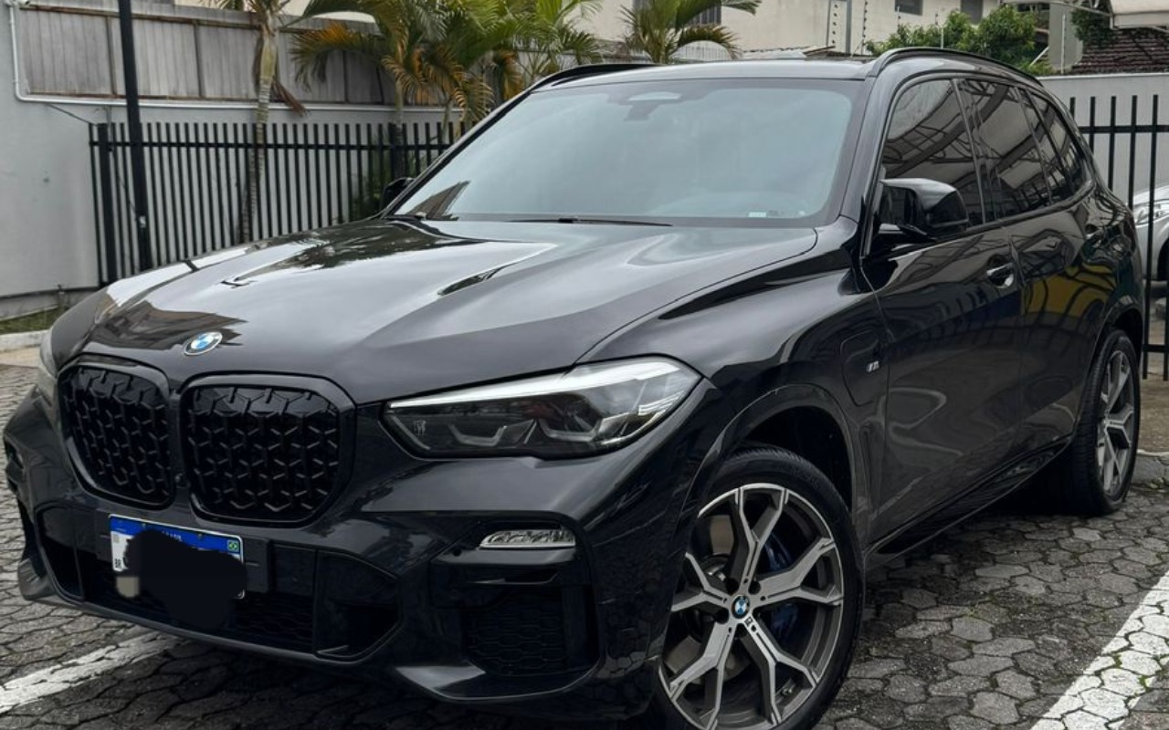 BMW X5 2021 Preto — foto 1 de 3