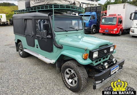 Toyota Bandeirante 1998 Verde — foto 1 de 3