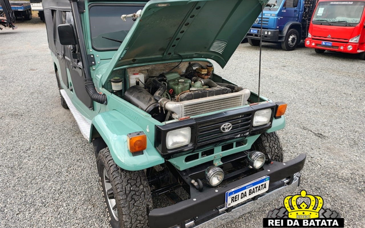 imagem-https://www.socarrao.com.br/sc-vehicle-images-prod/925155/1773421416622-d2F0ZXJtYXJrZWQtMTY4LmpwZw.jpg