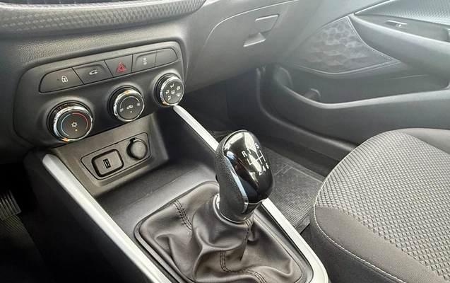 imagem-https://www.socarrao.com.br/sc-vehicle-images-prod/925226/1773422868671-d9f51de2b800496aa493f25a51f36544_1773422584284.jpeg