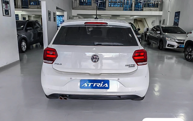 imagem-https://www.socarrao.com.br/sc-vehicle-images-prod/925304/1775487487204-9d8ce446-0680-4004-87f2-10d0a5115988.jpg
