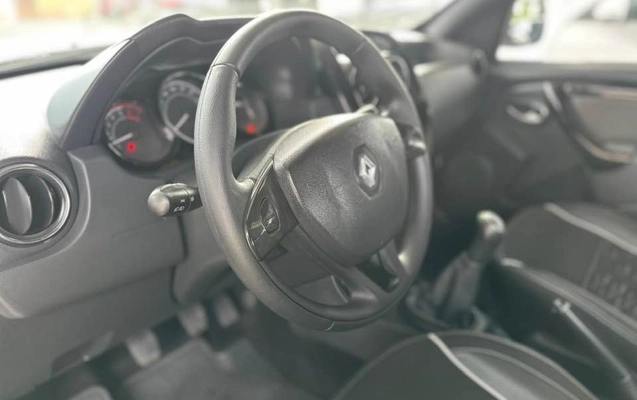 imagem-https://www.socarrao.com.br/sc-vehicle-images-prod/925592/1783430742011-735753aa-d4cb-47f2-8f39-2cc55c798562.jpg
