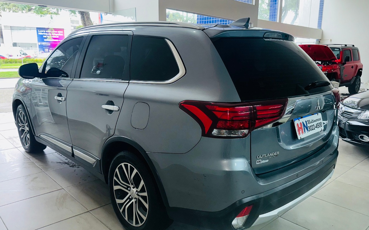 imagem-https://www.socarrao.com.br/sc-vehicle-images-prod/925720/1773428784390-MTFhLmpwZw.jpg