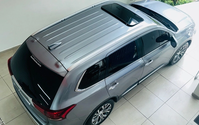 imagem-https://www.socarrao.com.br/sc-vehicle-images-prod/925720/1773428784624-MTFjLmpwZw.jpg
