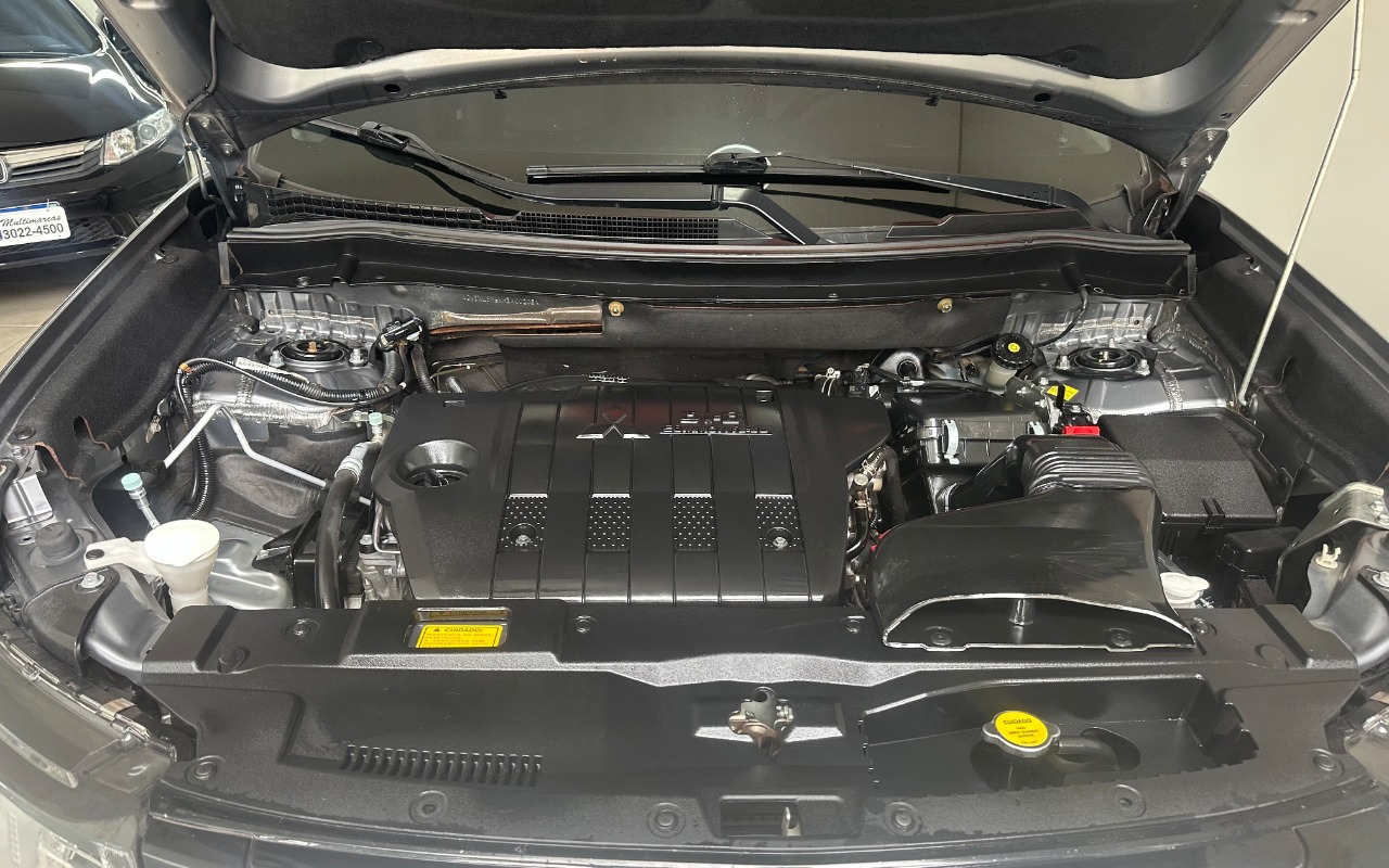 imagem-https://www.socarrao.com.br/sc-vehicle-images-prod/925720/1773428785933-MTFtLmpwZw.jpg
