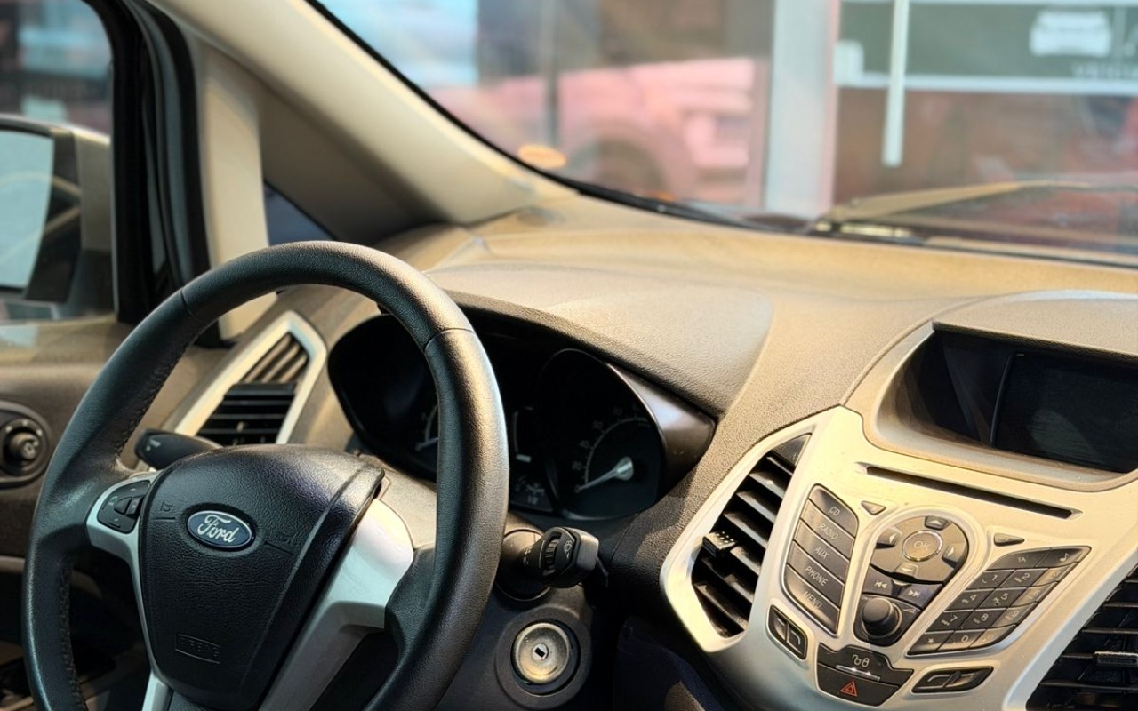 imagem-https://www.socarrao.com.br/sc-vehicle-images-prod/925729/1773428879536-V2hhdHNBcHAgSW1hZ2UgMjAyNi0wMi0yNyBhdCAxNi40My41NyAoNCkuanBlZw.jpeg