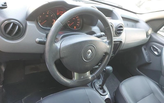 imagem-https://www.socarrao.com.br/sc-vehicle-images-prod/925971/1782388473055-7887809_10_B_b252071da4.jpeg