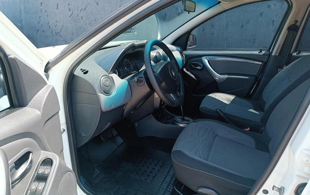 imagem-https://www.socarrao.com.br/sc-vehicle-images-prod/925988/1787332165112-7672943_8_B_b6c6a3f7c8.jpeg