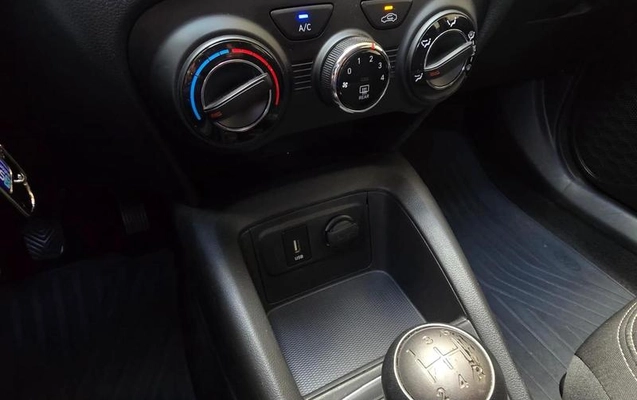 imagem-https://www.socarrao.com.br/sc-vehicle-images-prod/926623/1788021191556-7894722_8_B_fc172a0d97.jpeg
