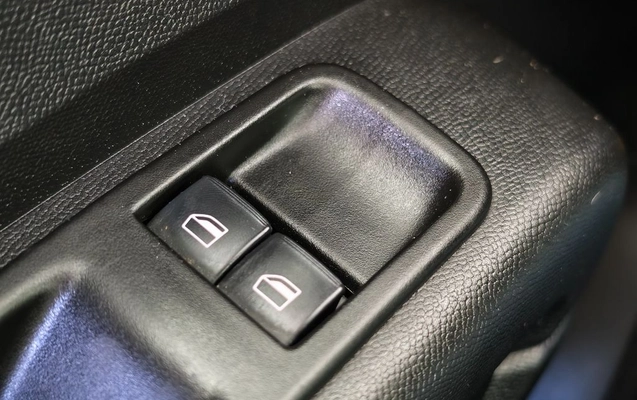 imagem-https://www.socarrao.com.br/sc-vehicle-images-prod/930043/1789575144667-gb-530a5ed.jpg