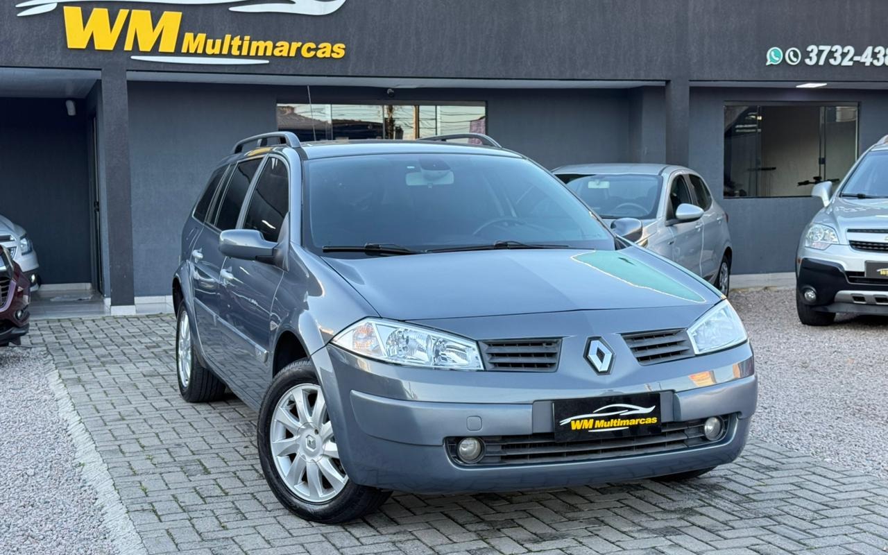 Renault Megane Grand Tour Dynam. Hi-Flex 1.6 16V na cor Cinza em Pinhais / PR - 930082