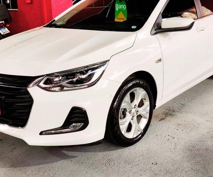 Chevrolet Onix 2020 Branco — foto 1 de 3