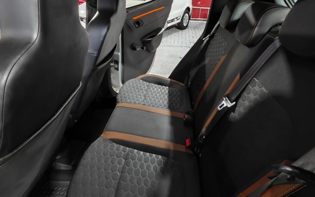 imagem-https://www.socarrao.com.br/sc-vehicle-images-prod/930231/1773502183786-V2hhdHNBcHAgSW1hZ2UgMjAyNi0wMy0xNCBhdCAxMS41NS40MSAoMikuanBlZw.jpeg