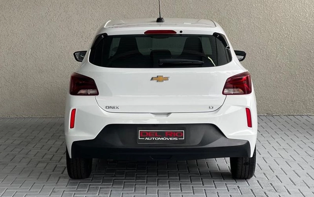 imagem-https://www.socarrao.com.br/sc-vehicle-images-prod/930269/1789493200937-7890088_15_B_a7f8eb1d96.jpeg