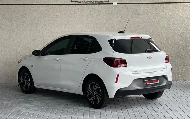 imagem-https://www.socarrao.com.br/sc-vehicle-images-prod/930269/1789493200937-7890088_3_B_2c25bed7d8.jpeg